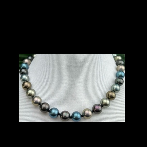 Multicolor Synthetic Knotted Pearls - Picture 3 of 9